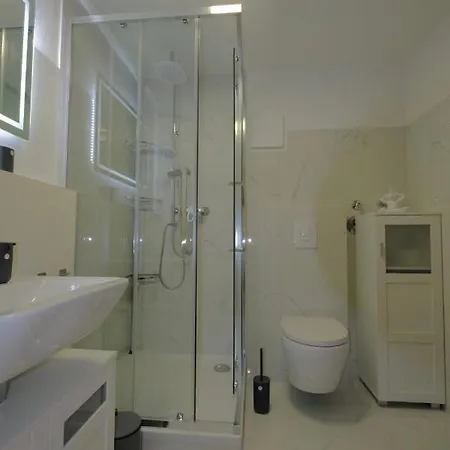 Apartment Lila